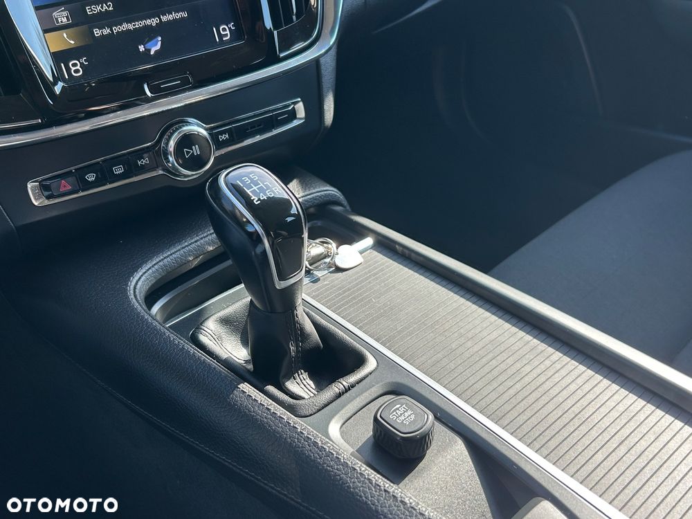 Volvo V90 D3 Momentum Pro - 8