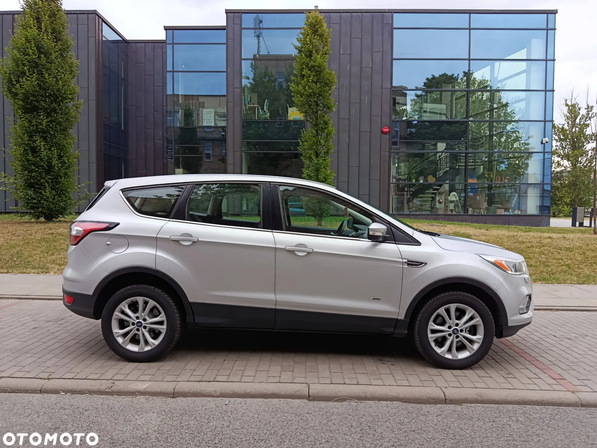 Ford Kuga 1.5 EcoBoost 4x4 Titanium - 3