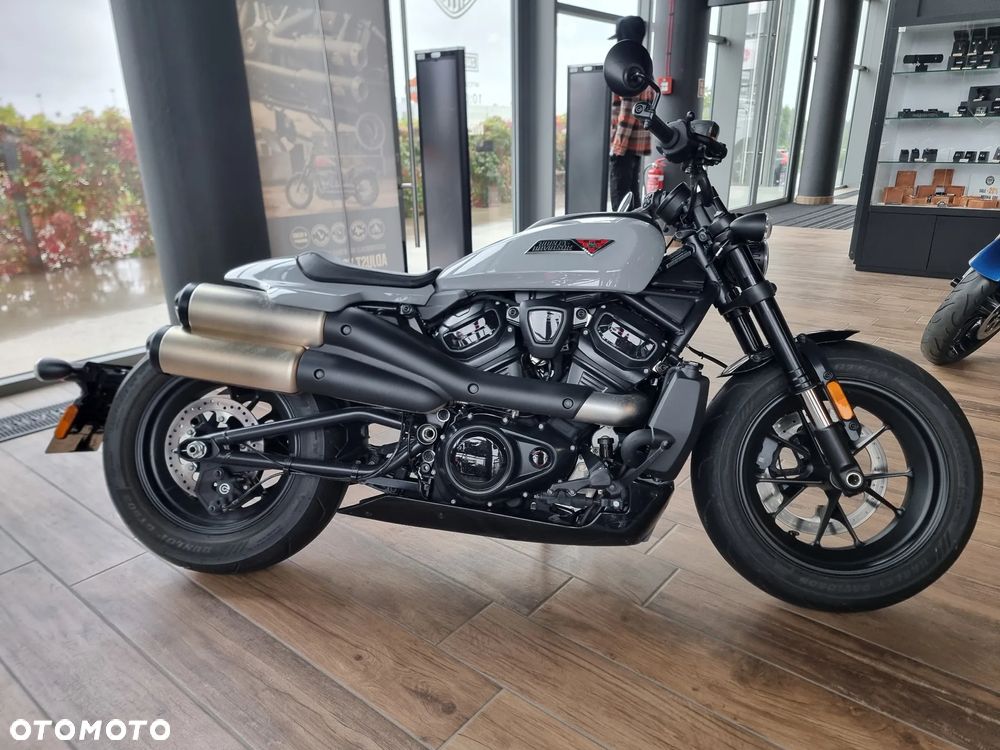 Harley-Davidson Sportster - 1