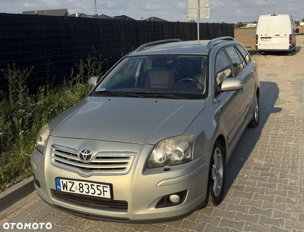 Toyota Avensis 1.8 VVT-i Sol - 1