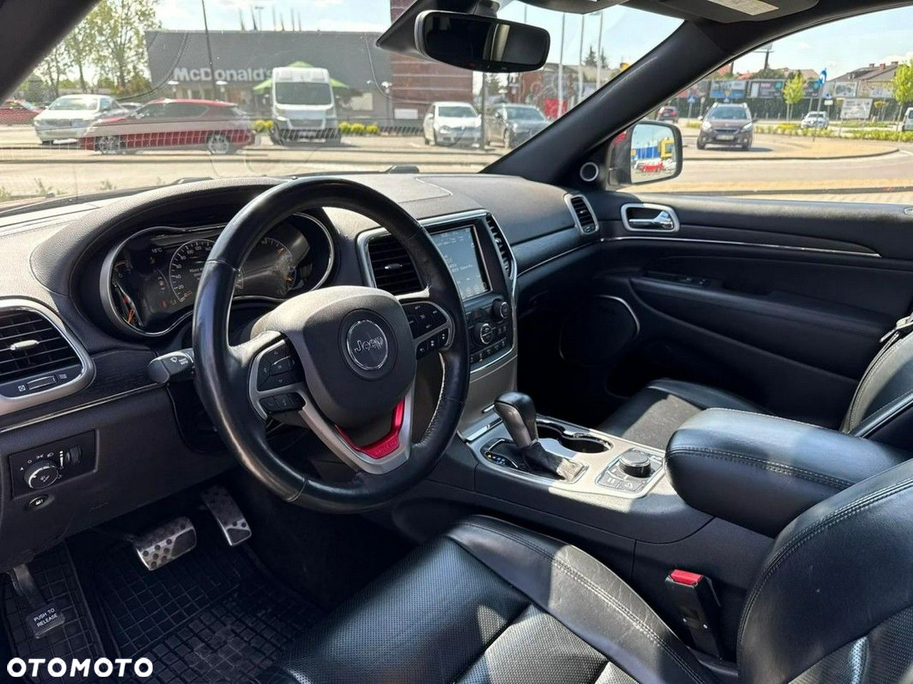 Jeep Grand Cherokee - 23