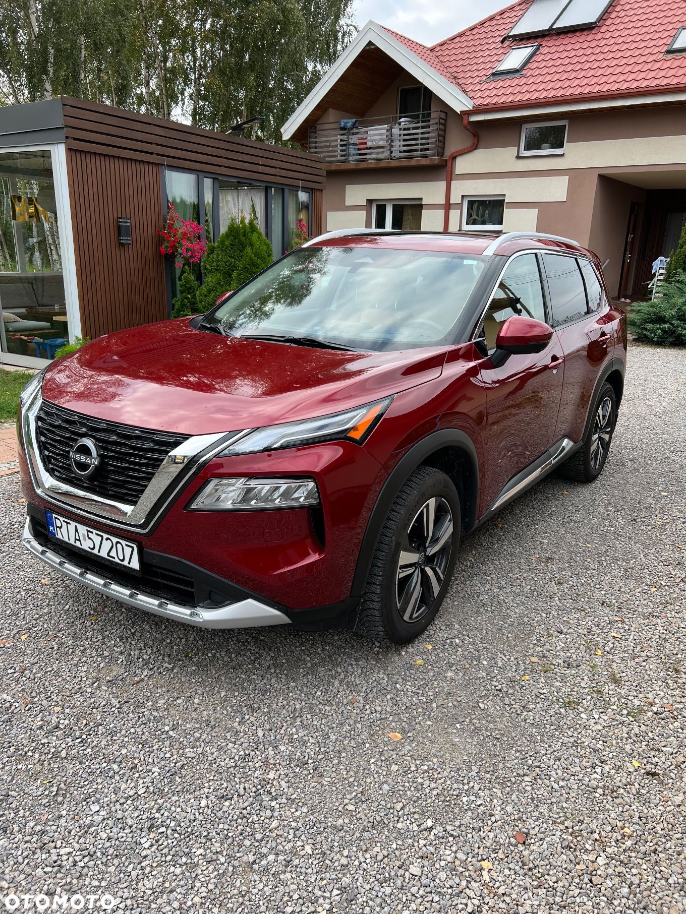 Nissan Rogue - 1