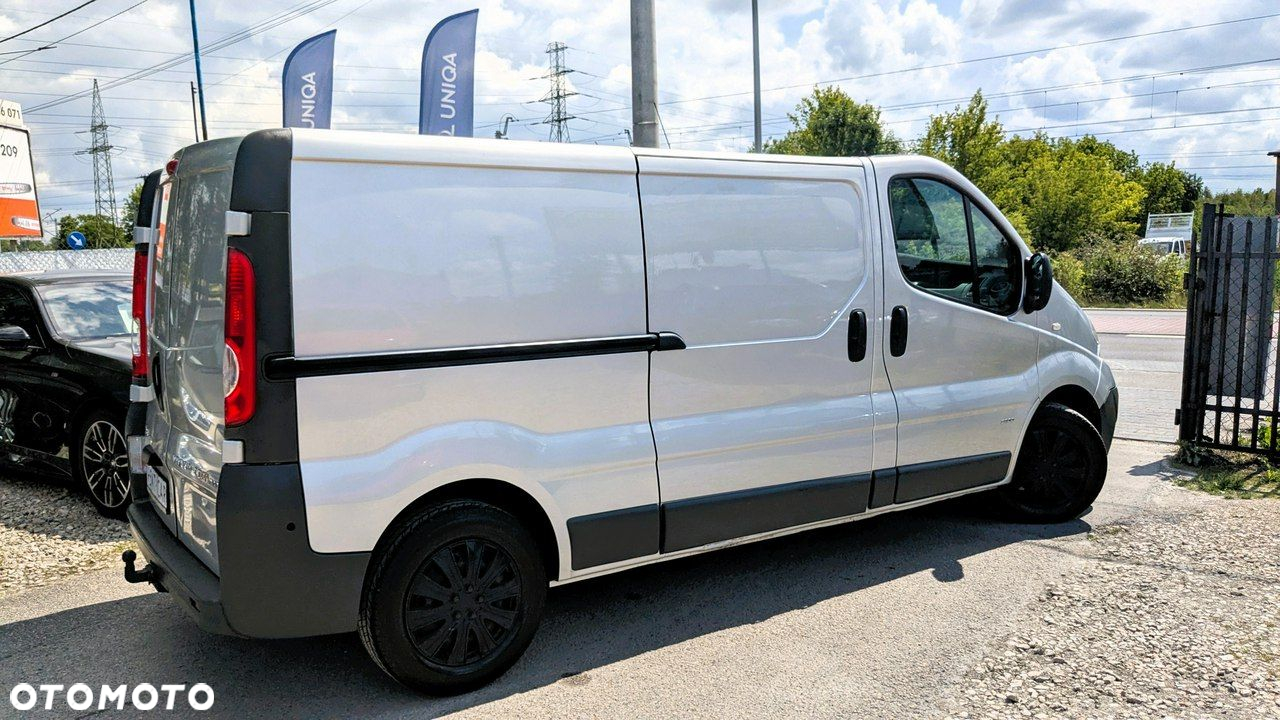 Opel Vivaro - 10