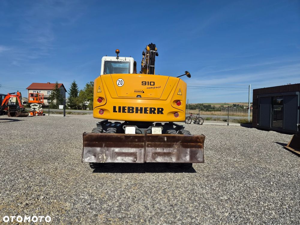 Liebherr A 910 Compact - 9