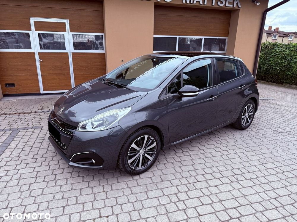 Peugeot 208 82 VTI Allure - 12