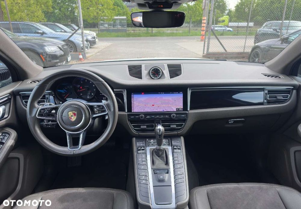 Porsche Macan - 16