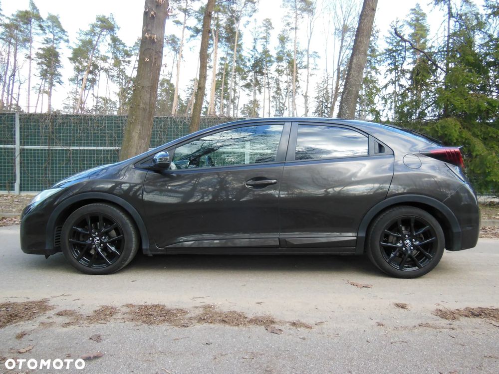Honda Civic 1.6 i-DTEC Executive Black Edition - 10