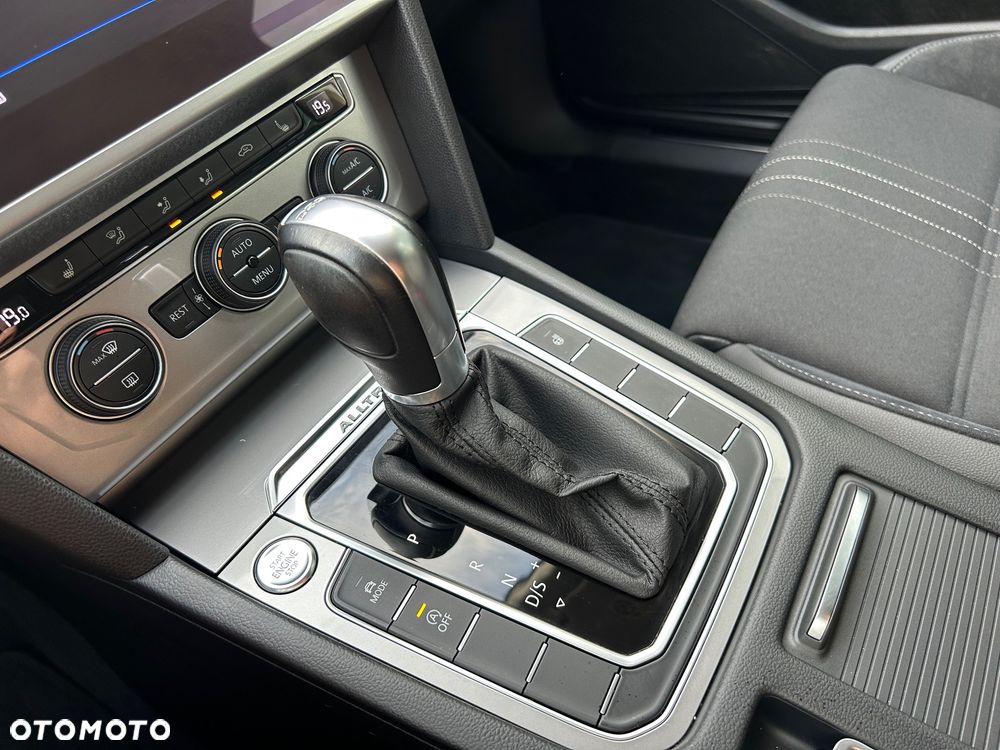 Volkswagen Passat Alltrack 2.0 TDI SCR DSG 4Motion - 24