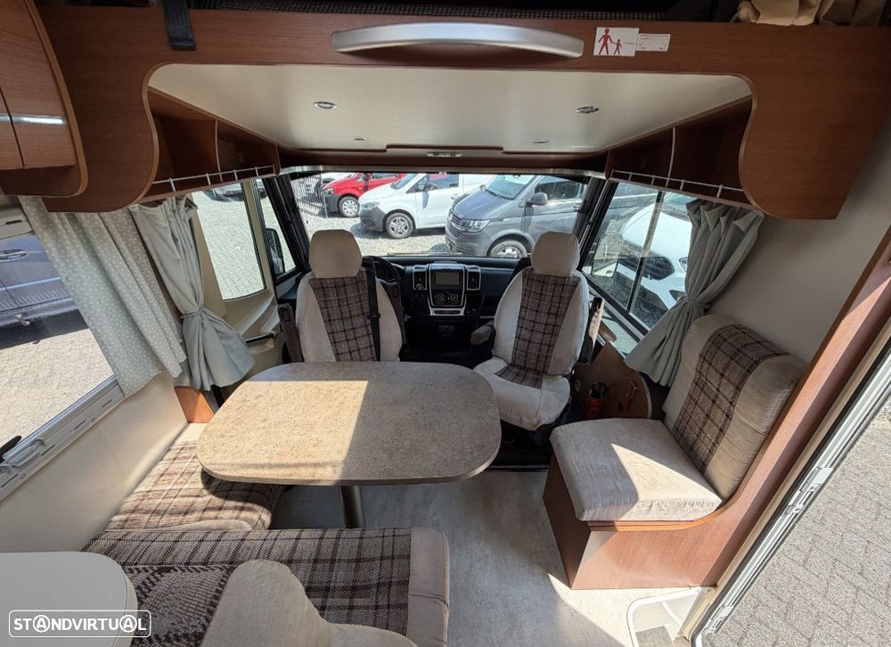Chausson Welcome I 778 Cama central + Basculante + frigorífico 190L - 14