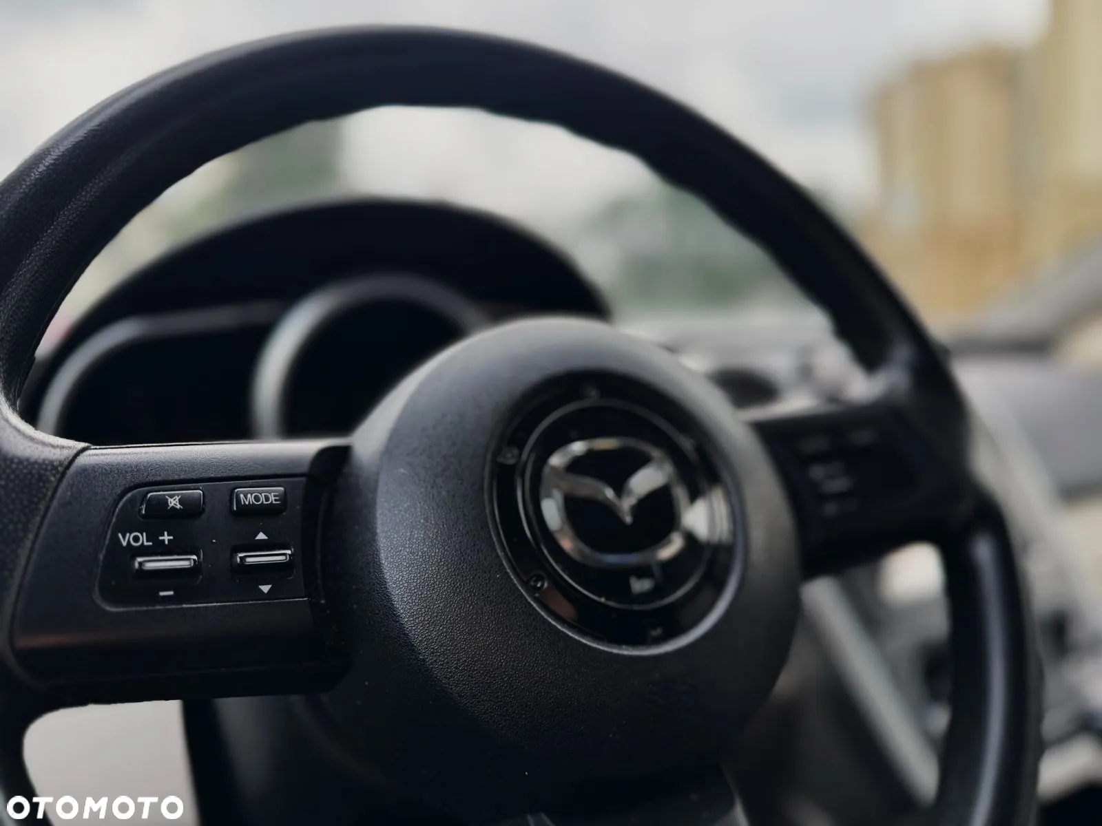 Mazda CX-7 - 16