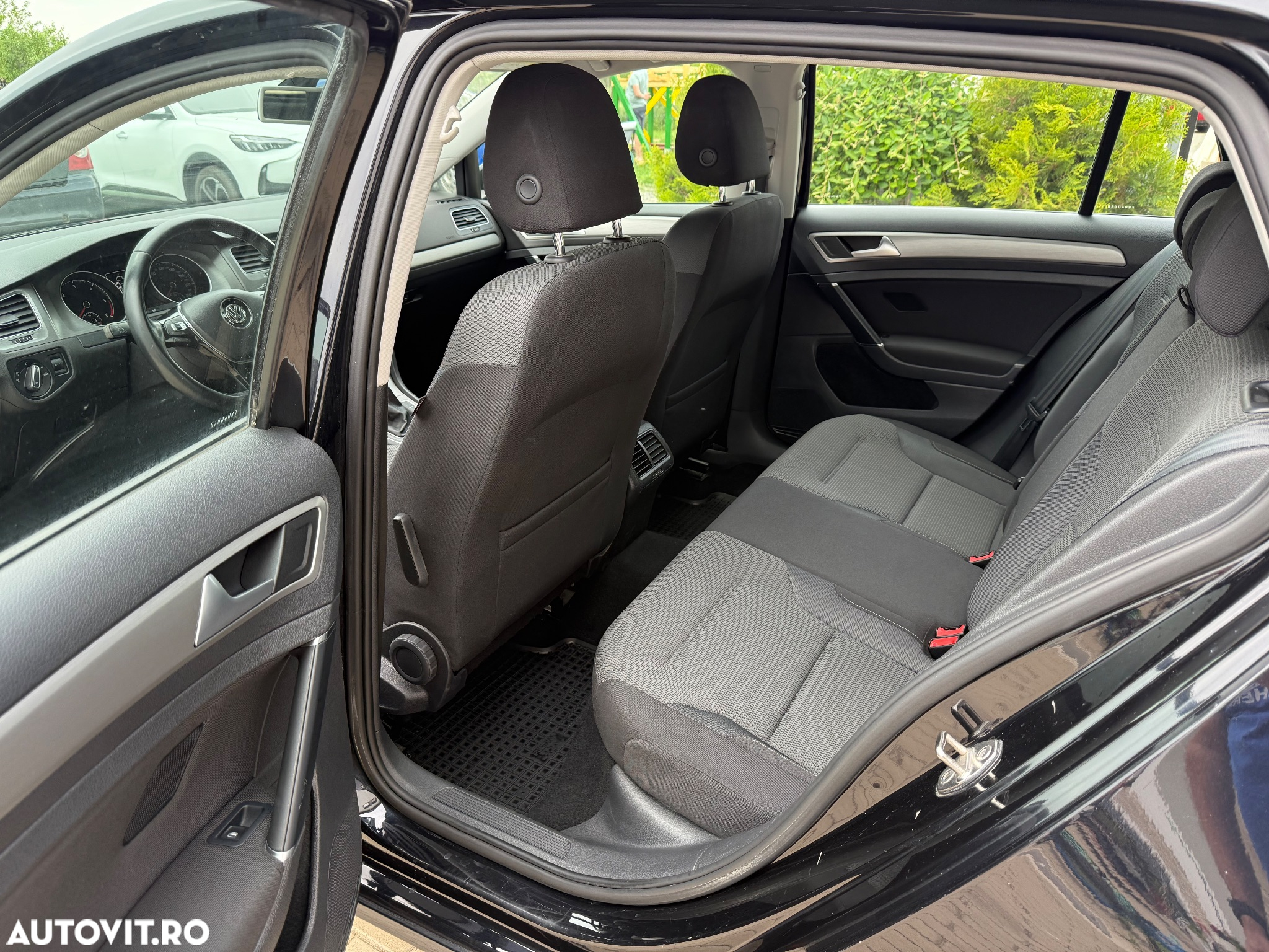 Volkswagen Golf 1.6 TDI BMT Comfortline - 10