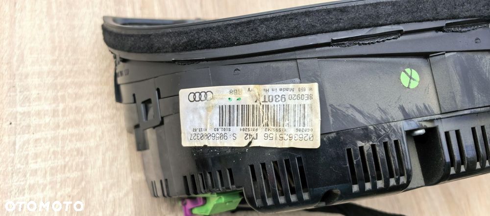 LICZNIK ZEGARY EU AUDI A4 B6  MAŁYSZ 8E0920930T - 6