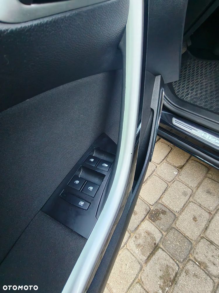 Opel Astra 1.6 T Sport - 8
