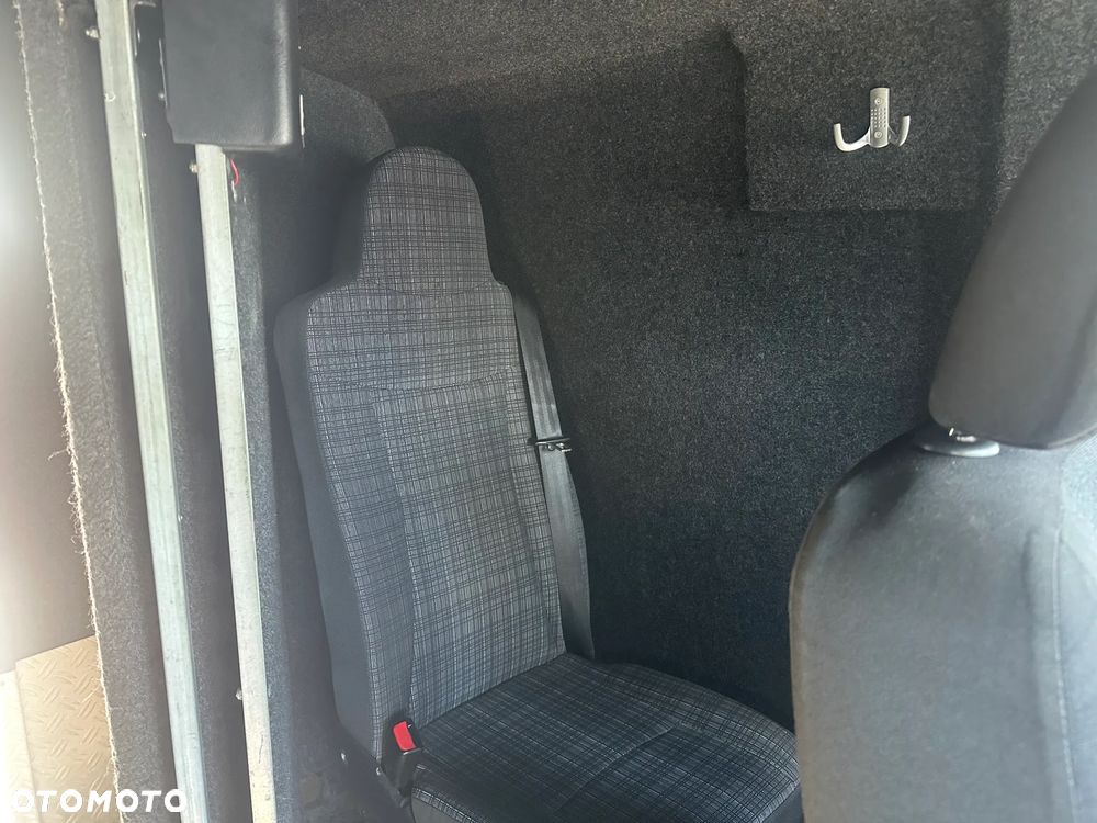 Volkswagen Transporter - 11