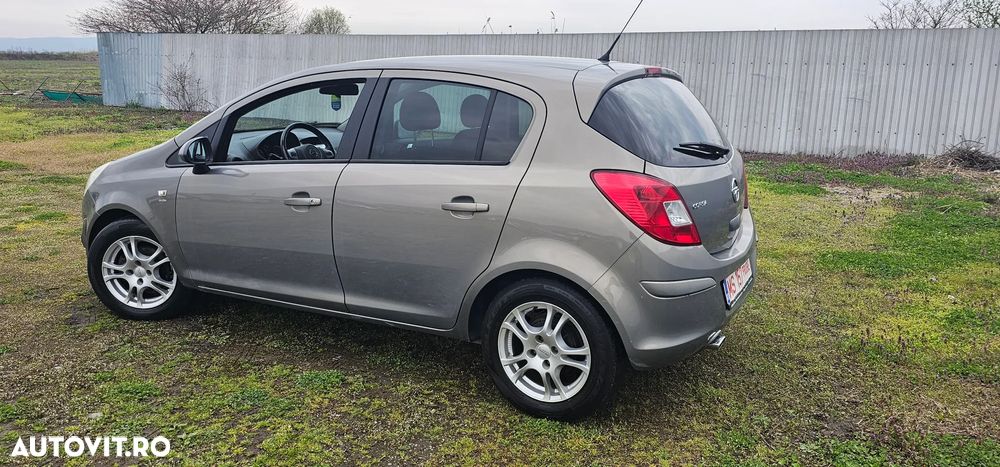 Opel Corsa 1.2 Essentia - 6