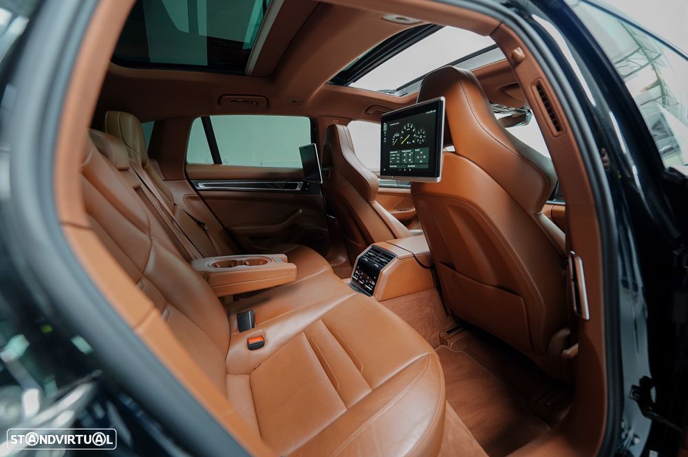 Porsche Panamera Sport Turismo 4 E-Hybrid - 13