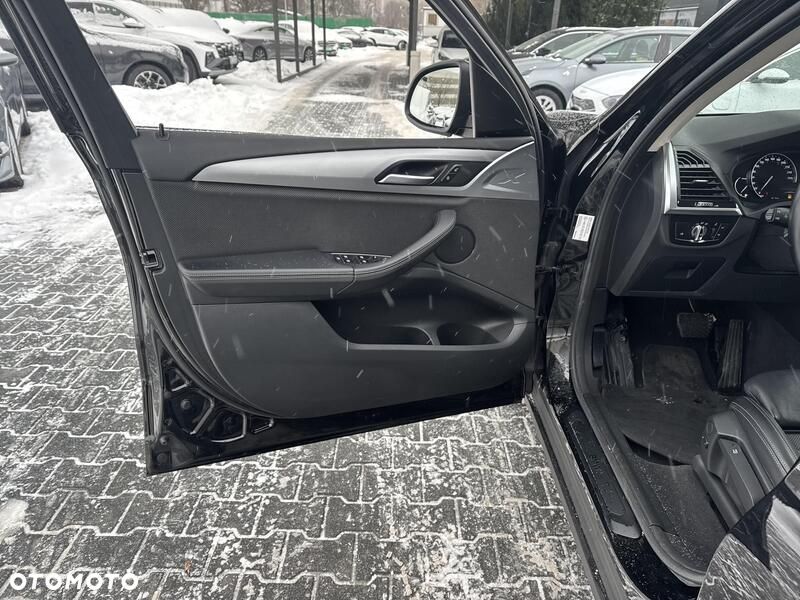 BMW X3 xDrive20d - 16