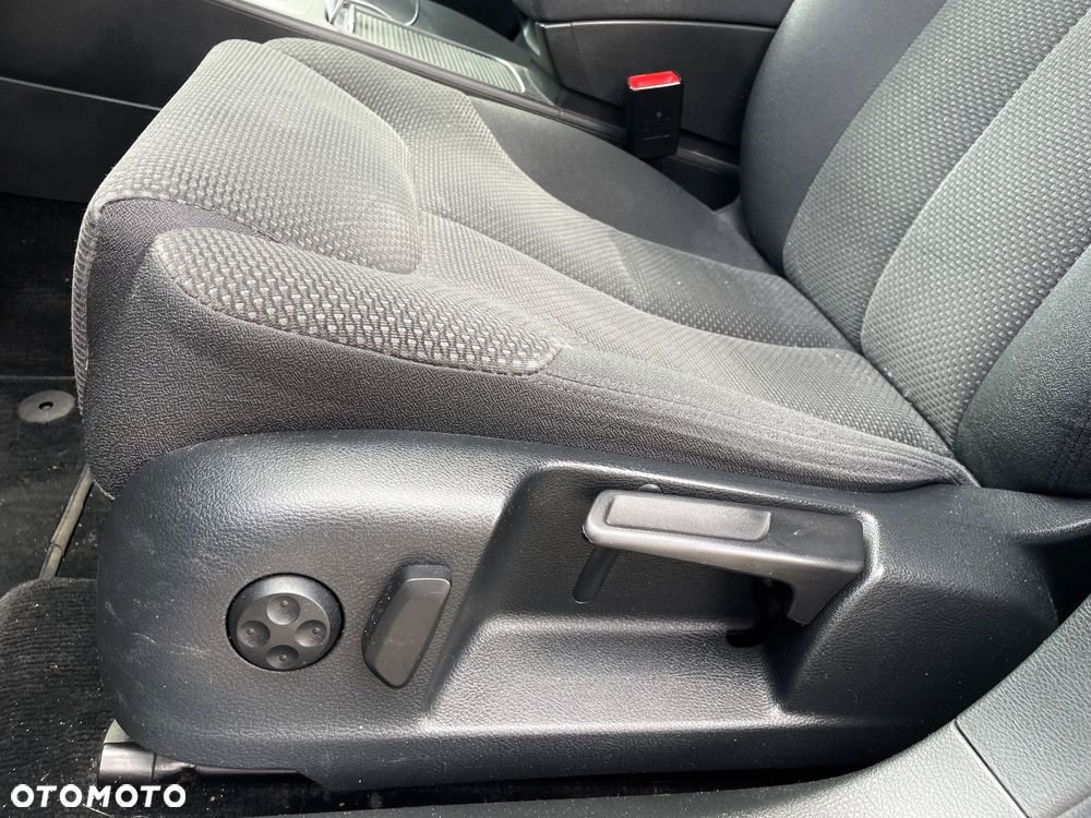 Volkswagen Passat - 22