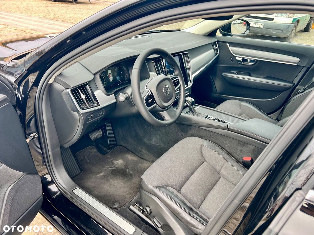 Volvo V90 T4 Geartronic Momentum Pro - 17