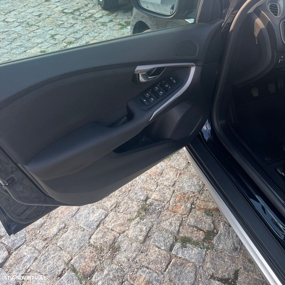 Volvo V40 Cross Country 2.0 D2 Kinetic - 5