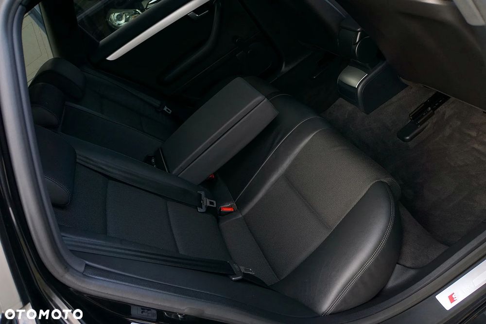 Audi A4 Avant 1.8 T quattro - 25