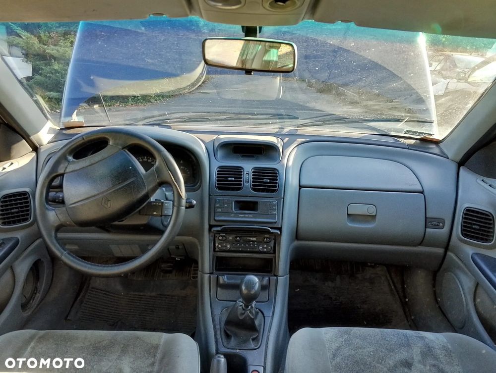 Renault Laguna I FL (98-01.) 1.9DTI 96KM. Silnik F9Q 716 Skrzynia JC5 085 lakier NV472 / 472 - DUSK BLUE.Cały na części. GWARANCJA !!!  Przód Tył Zestaw Komplet Drzwi Klapa Zderzak Błotnik Maska Grill Atrapa Szyba Pas Lampa Lusterko Boczki Fotel Kanapa Kokpit Deska Rozdzielcza Przełącznik Włącznik Sterownik Przewody Wiązka Instalacja Moduł Komputer Czujnik Listwa Pompa Alternator Wtryski Głowica Rozrusznik Kompresor Sprzęgło Dwumas Silnik Skrzynia ABS Klimatyzacji Paliwa Wspomagania Kolektor Turbina Przepustnica Zawór Chłodnica Koło Hak Belka Sanki Zawieszenie Mcpherson Półoś Amortyzator Wydech Tłumik Zacisk Most - 10