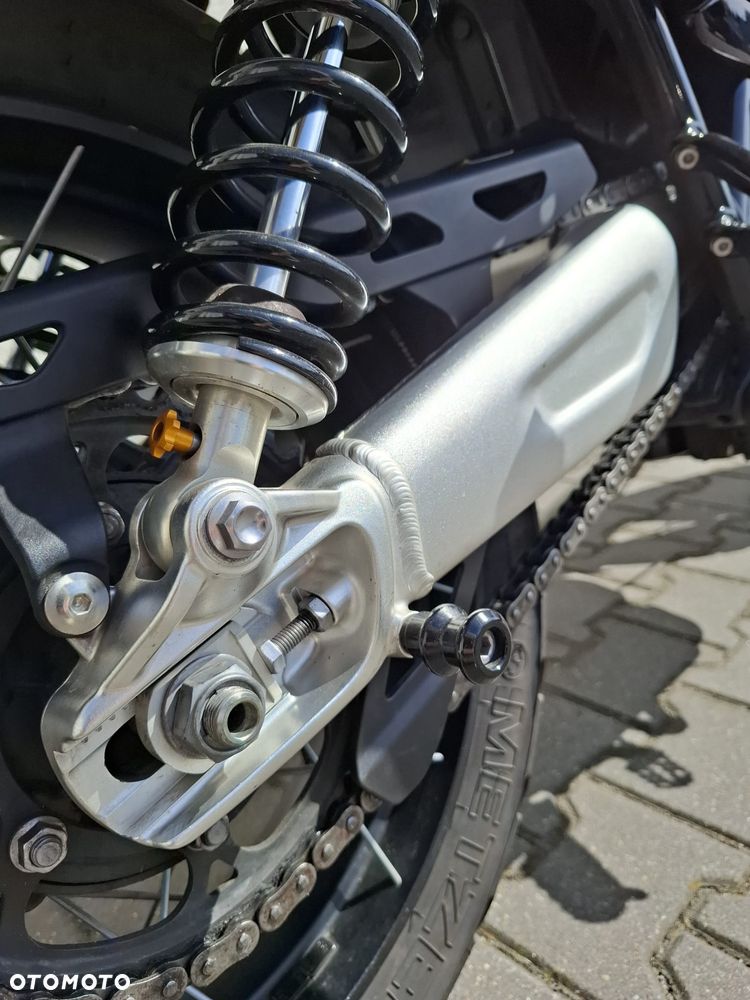 Triumph Scrambler - 16