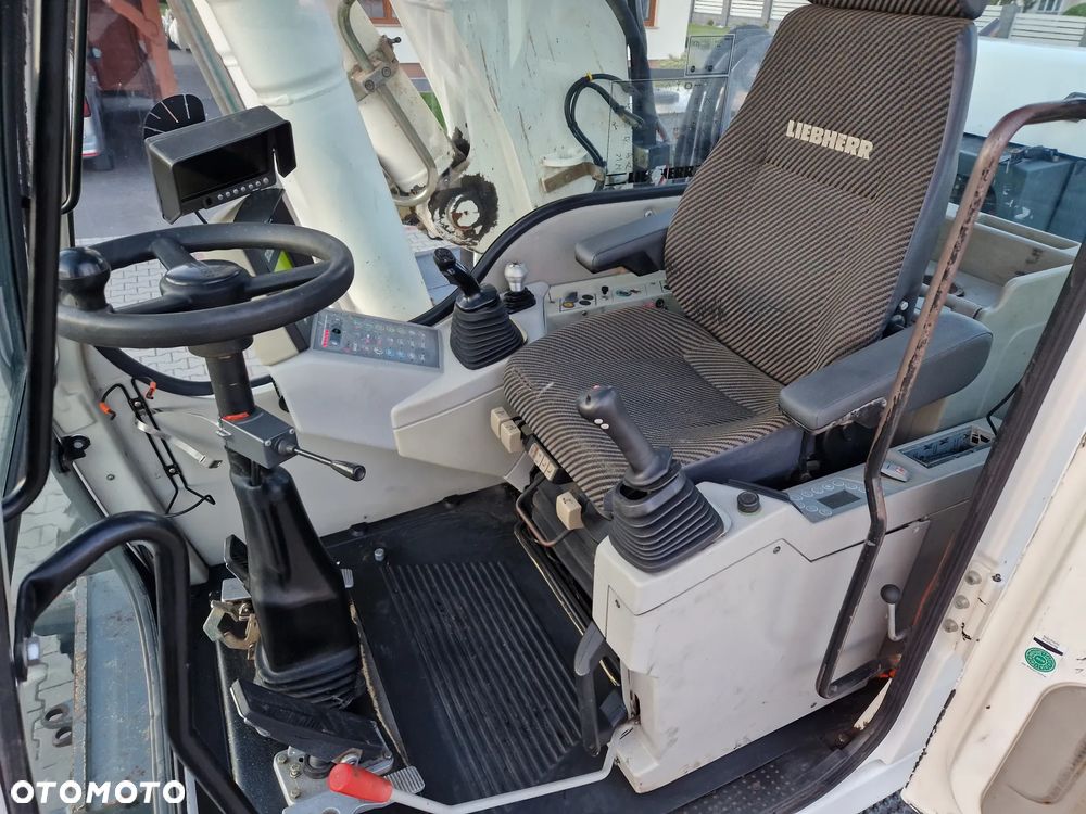 Liebherr A904 - 9