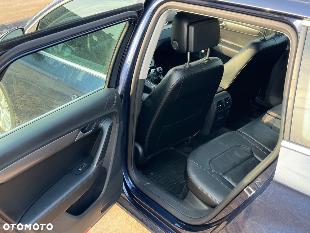 Volkswagen Passat 1.6 TDI BlueMotion Technology Comfortline - 11