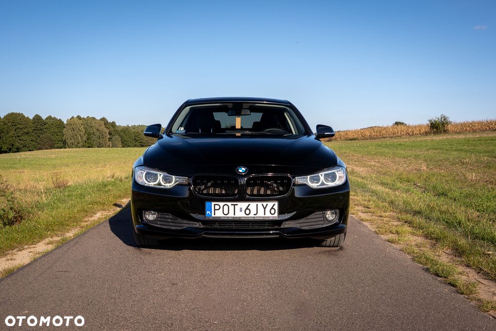 BMW Seria 3 320i - 2