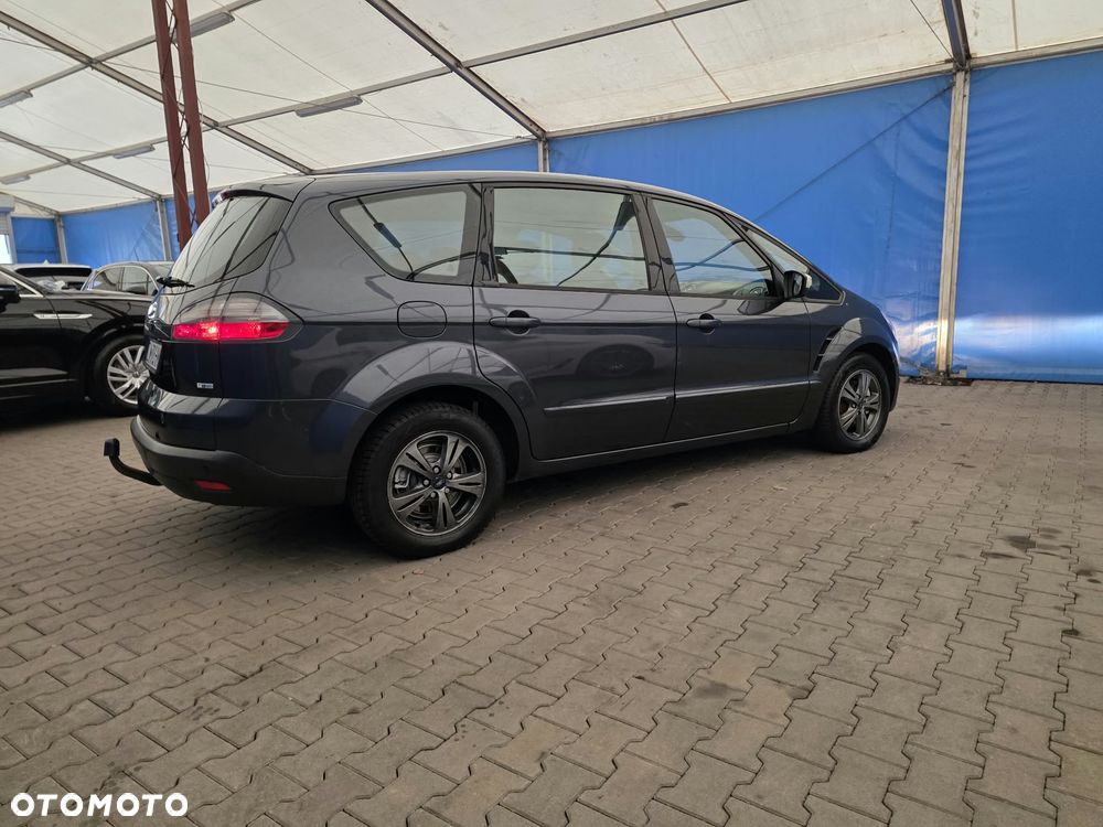 Ford S-Max - 17