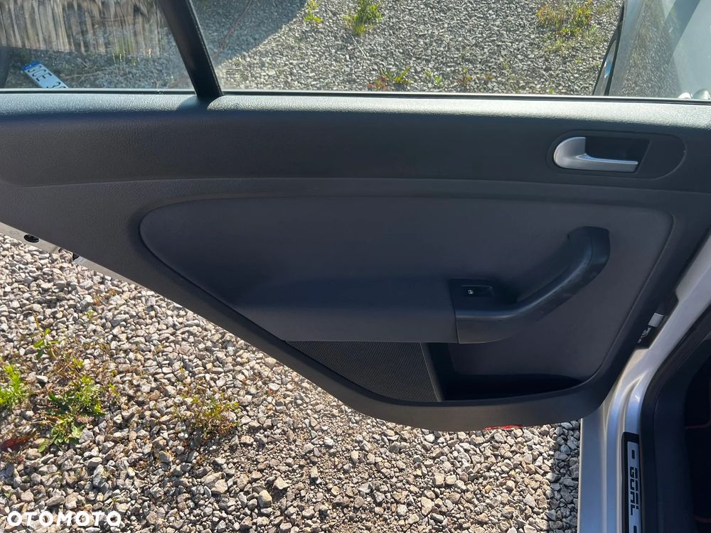 Volkswagen Golf Plus 1.9 TDI Goal - 26