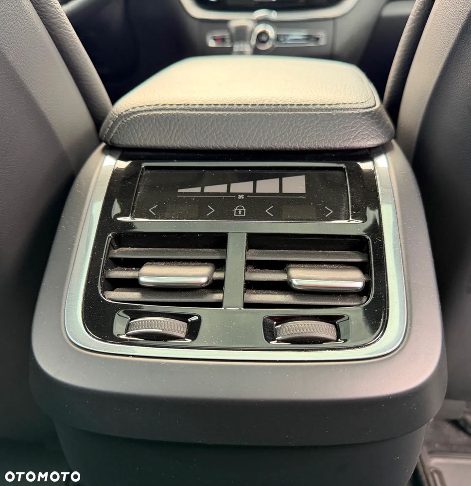 Volvo XC 60 D4 AWD Inscription - 19