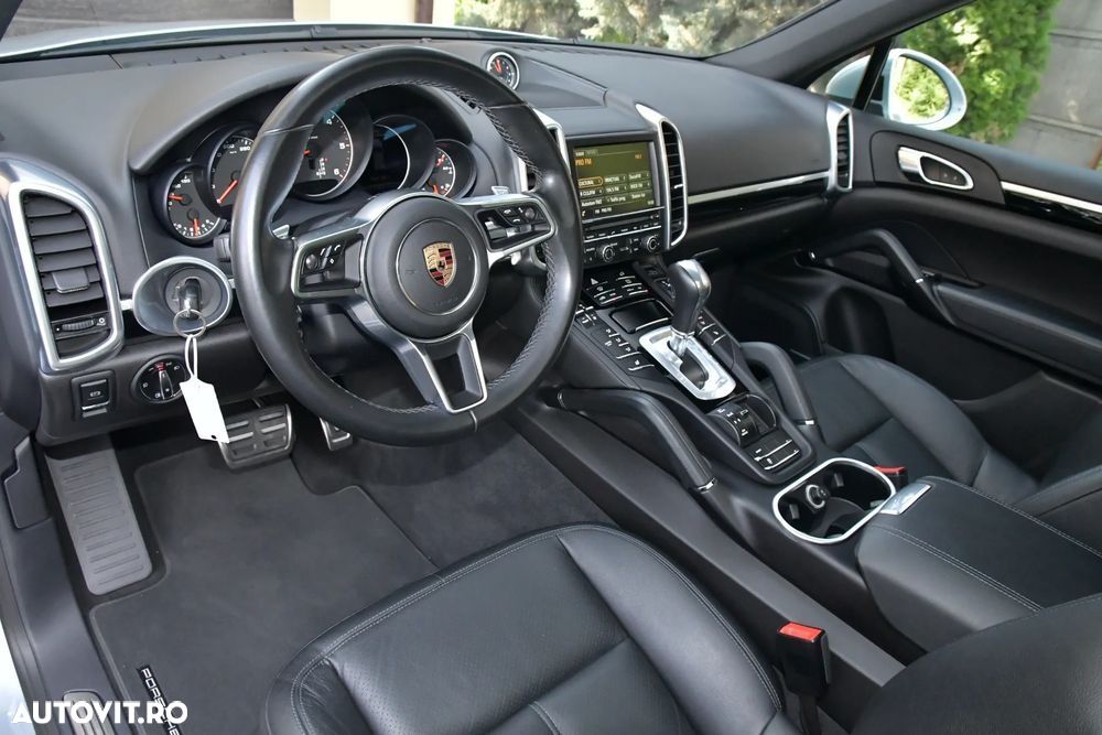 Porsche Cayenne - 3