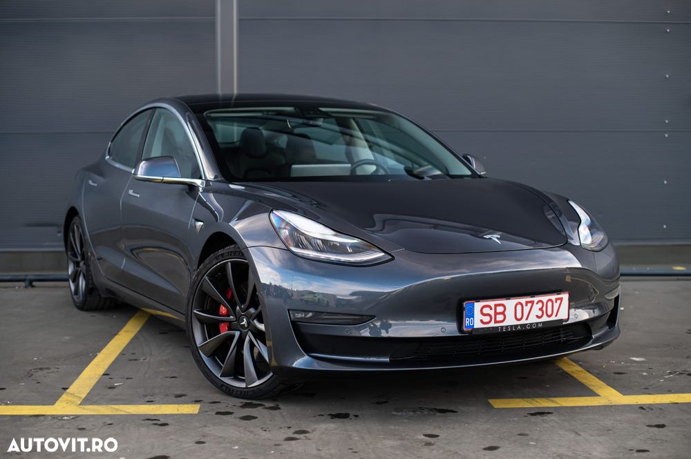 Tesla Model 3 Langstreckenbatterie Allradantrieb Dual Motor Performance - 1