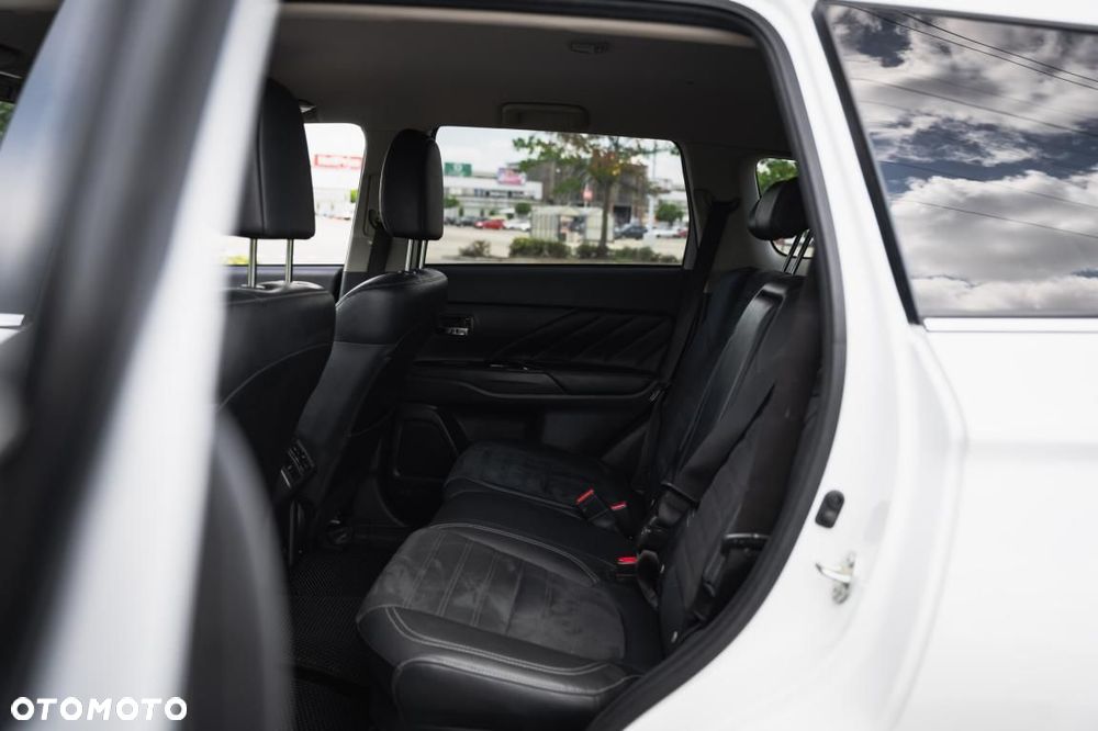 Mitsubishi Outlander - 27