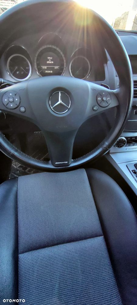 Mercedes-Benz Klasa C 180 CGI Automatik BlueEFFICIENCY Avantgarde - 20