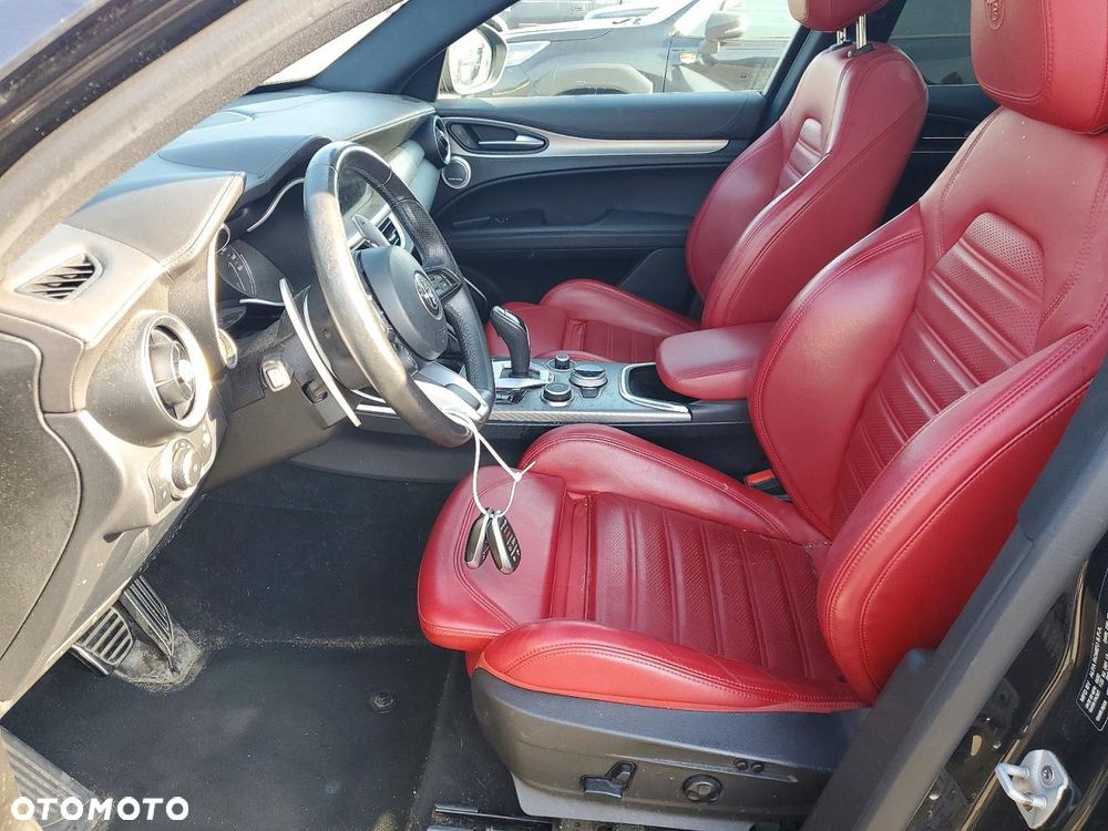 Alfa Romeo Stelvio 2.0 Turbo 16V AT8-Q4 Veloce Ti - 8