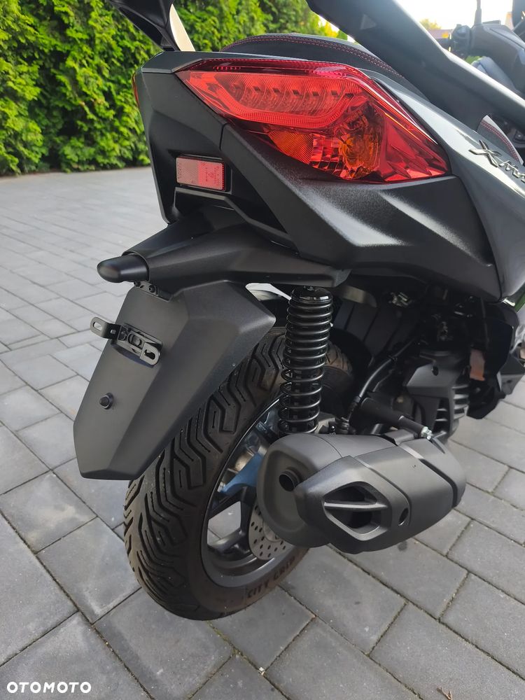 Yamaha NMAX - 4