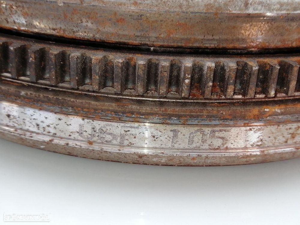 VOLANTE MOTOR VOLKSWAGEN GOLF V 2005 -06F105266E - 2