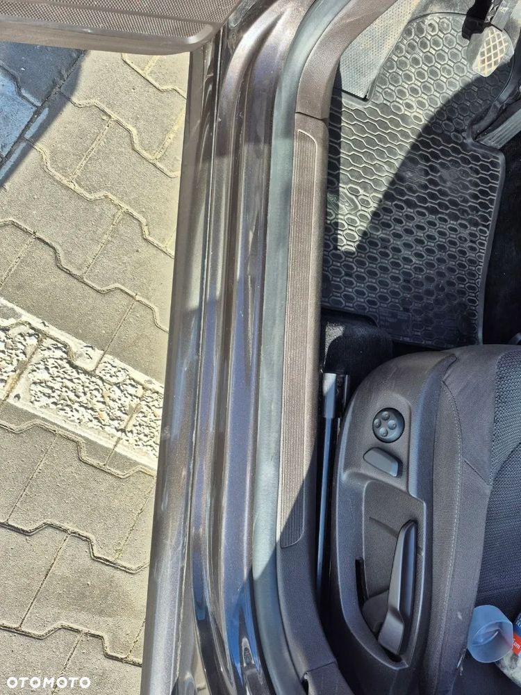 Volkswagen Passat 2.0 TDI Comfortline - 37