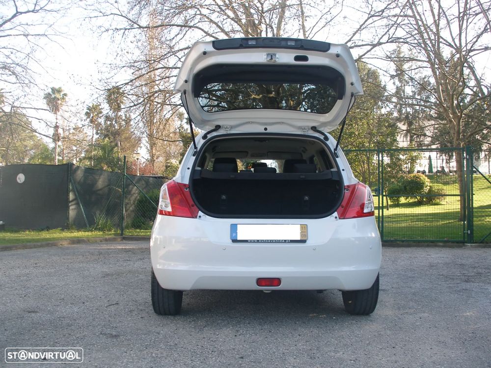 Suzuki Swift 1.2 VVT GLX - 11