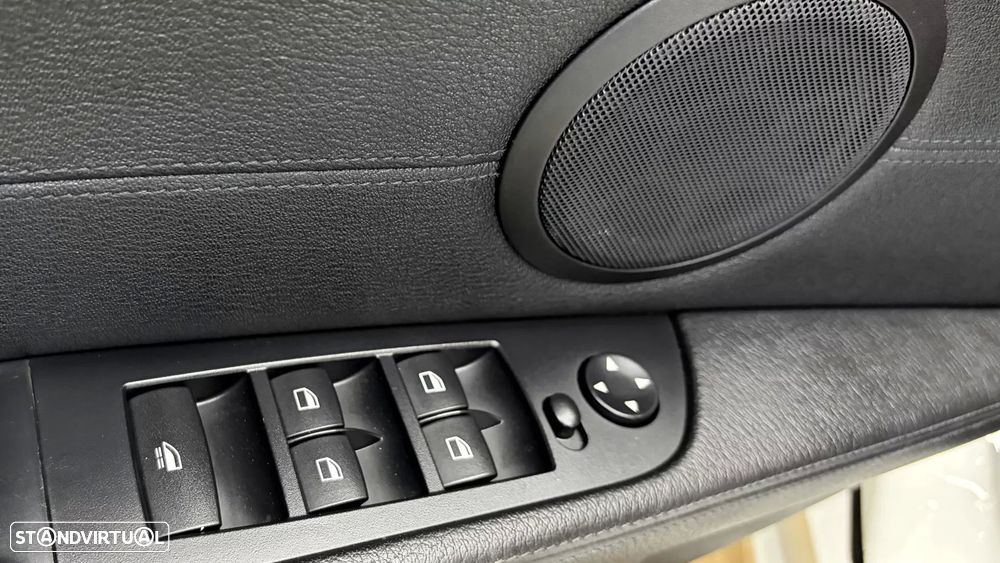 BMW Z4 35 is Auto - 35