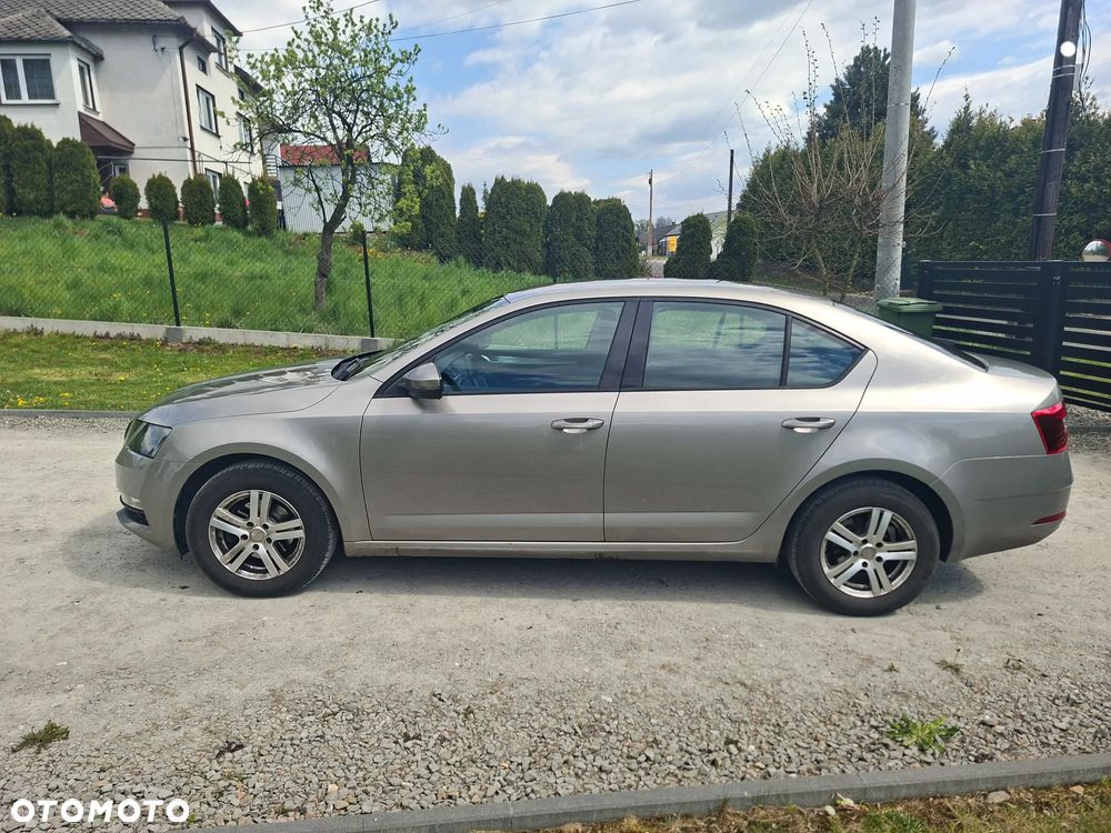 Skoda Octavia 1.6 TDI Active - 12