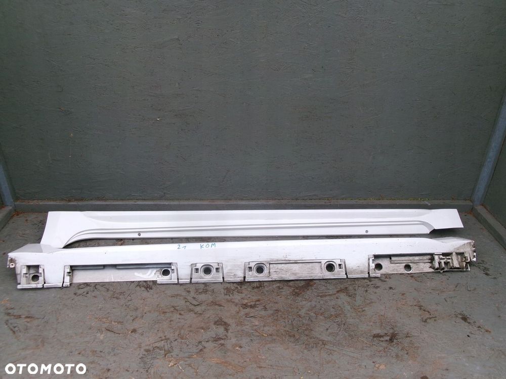 Toyota Corolla E21 Kombi Listwa Progowa Nakładka - 1