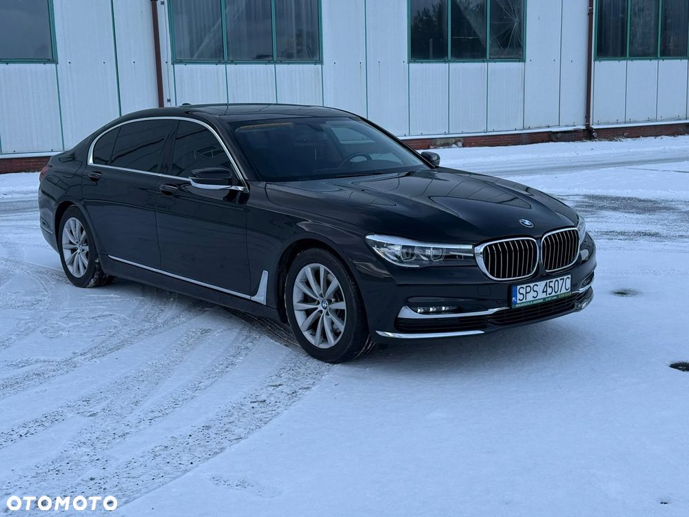 BMW Seria 7 740Li xDrive - 28