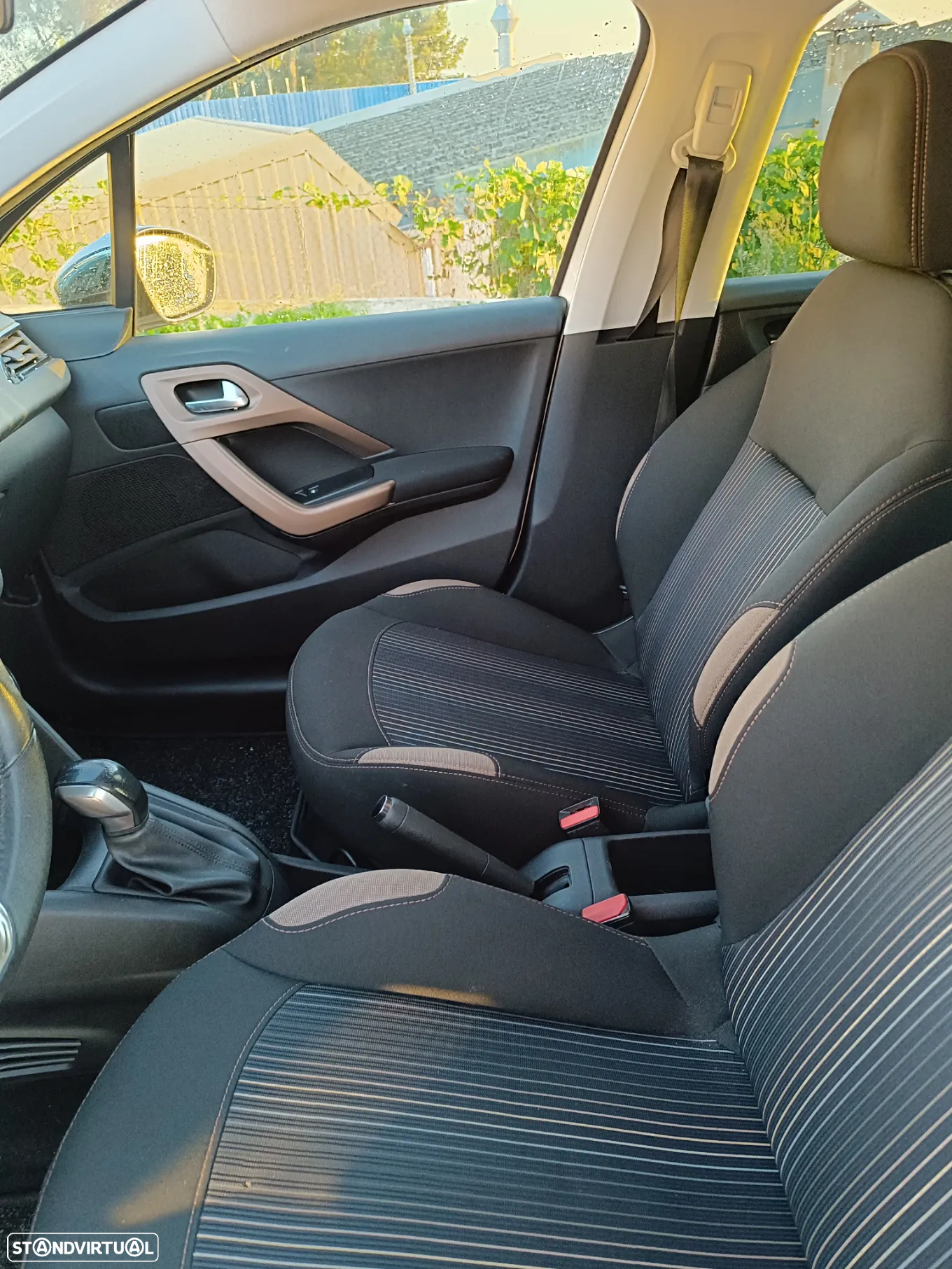 Peugeot 208 1.2 PureTech Allure - 16