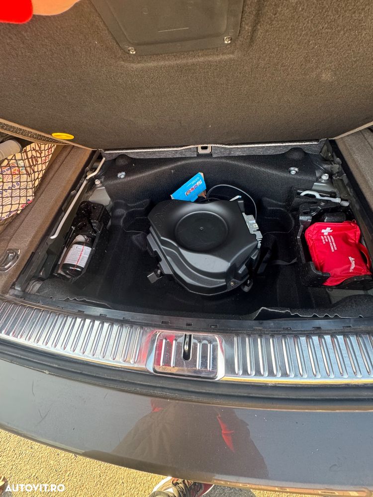 Porsche Cayenne 3.0 L V6 - 12