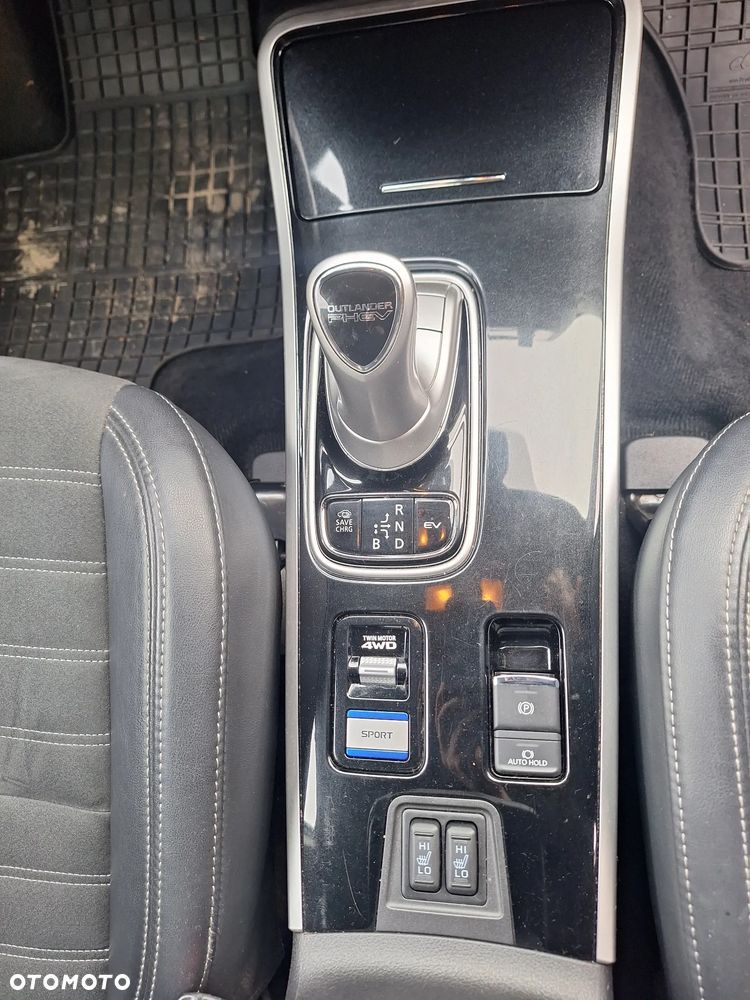Mitsubishi Outlander Intense - 8
