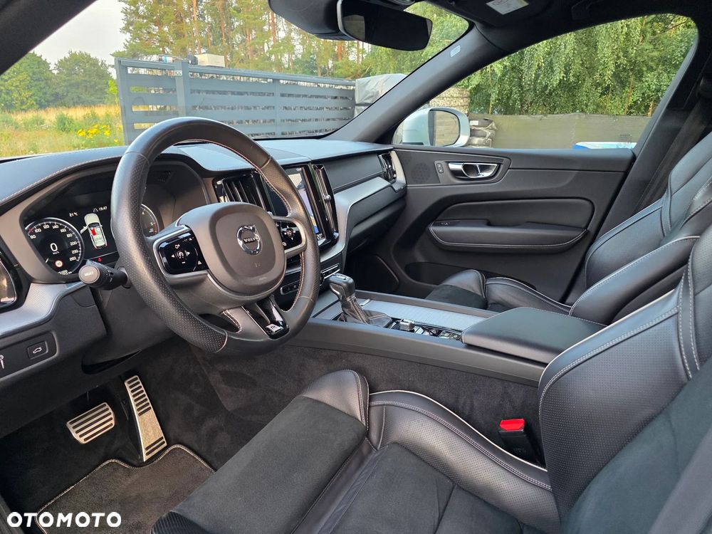 Volvo XC 60 B4 D AWD R-Design - 27